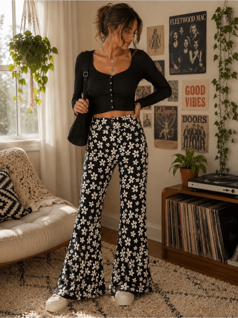 Urban Outfitters Bryn Floral Flare Pants Black White Retro Y2K Medium